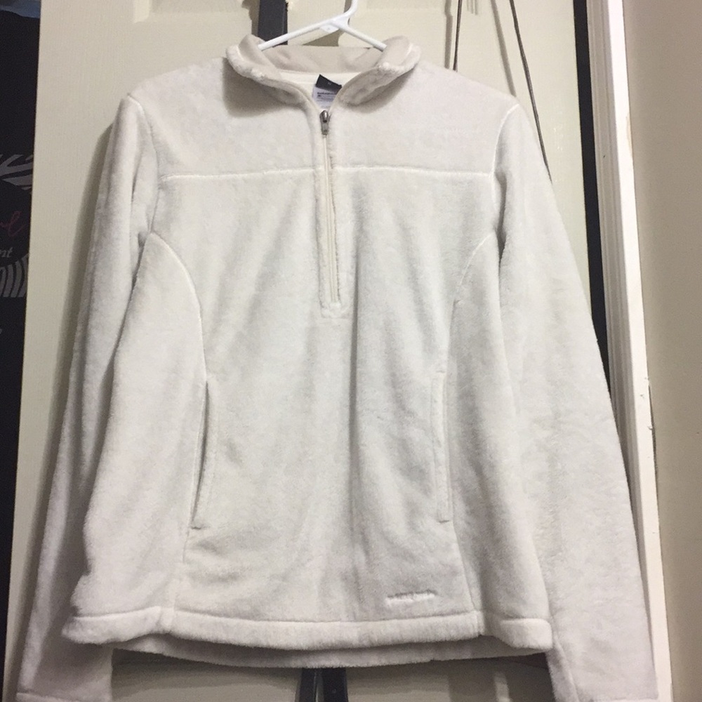 White Patagonia Fleece Pullover